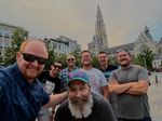street_13_group-selfie-cathedral-day.jpg