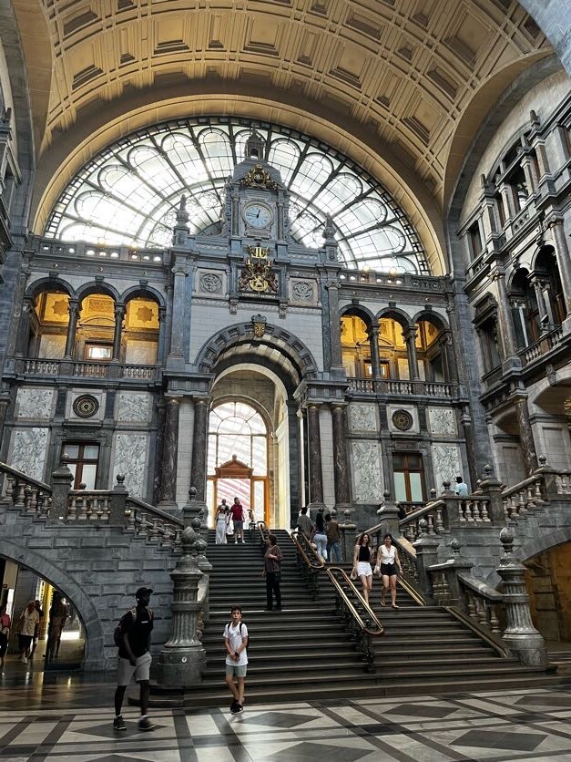 street_08_central-station-grand-staircase.jpg