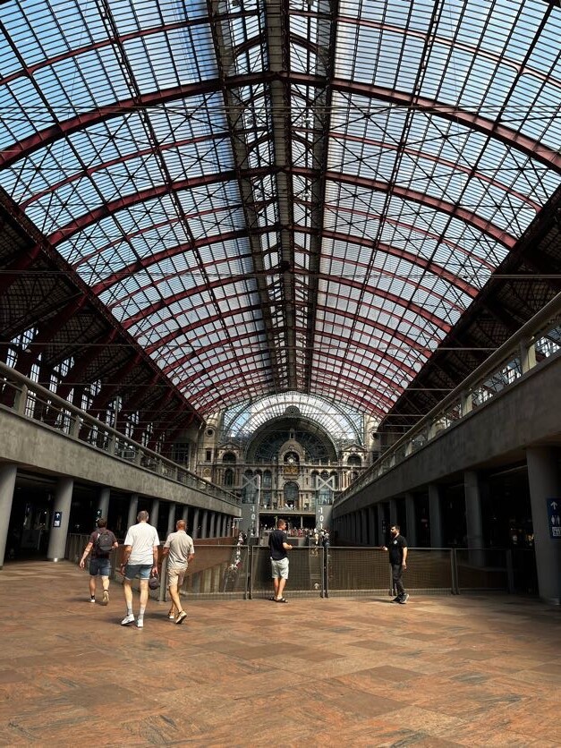 street_07_central-station-train-hall.jpg
