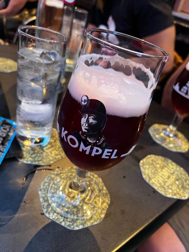 bar_04_de-kompel-amber-tulip-glass.jpg